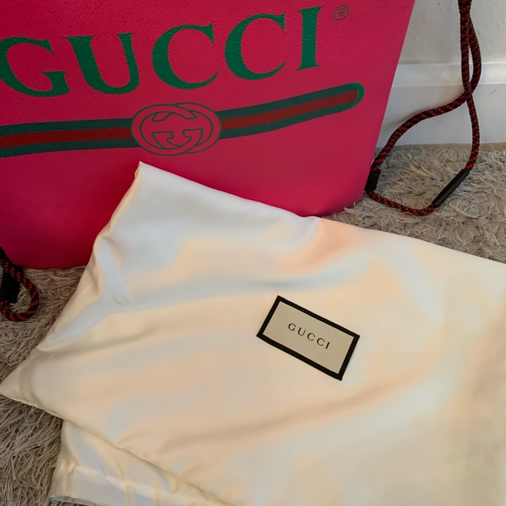 New Authentic Gucci Pink logo leather backpack - Picture 7 of 8